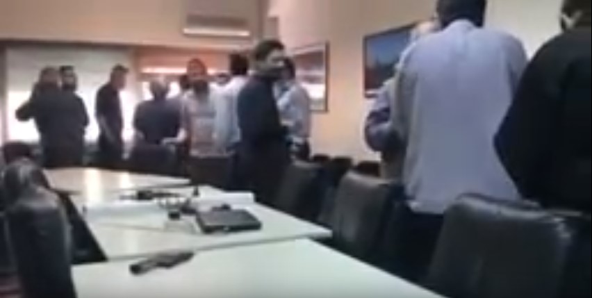 Κατάληψη στα κεντρικά γραφεία της ΔΕΗ στη Χαλκοκονδύλη (vid)
