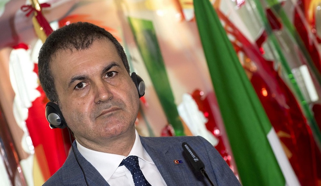 Βολές Τσελίκ προς την Ελλάδα: Συνένοχη στο πραξικόπημα