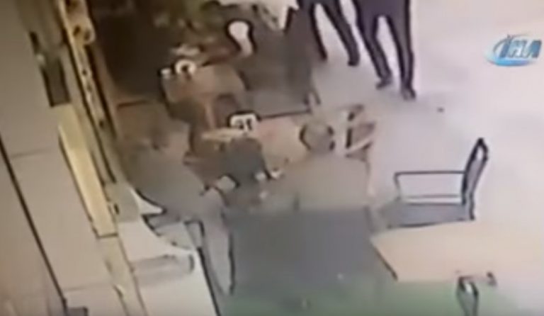 Η στιγμή της δολοφονίας του πρώην υπ. Άμυνας της Τουρκίας (vid)