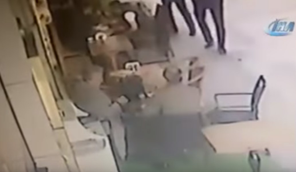 Η στιγμή της δολοφονίας του πρώην υπ. Άμυνας της Τουρκίας (vid)