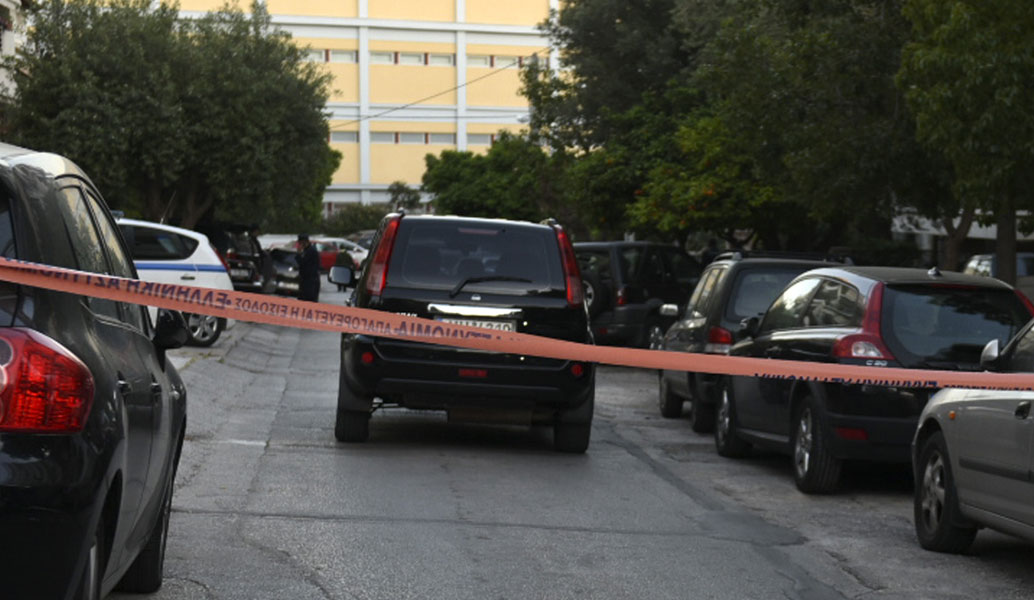 Νέα Σμύρνη: Νεκρό βρέφος βρέθηκε στον ακάλυπτο πολυκατοικίας (pics)