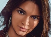 Η Κένταλ Τζένερ πίνει καφέ με τα εσώρουχα της και βάζει «φωτιά» στο Instagram (pics)