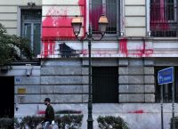 Το βίντεο του Ρουβίκωνα από την γαλλική πρεσβεία – Το facebook και οι γαλλικοί υπότιτλοι (vid)