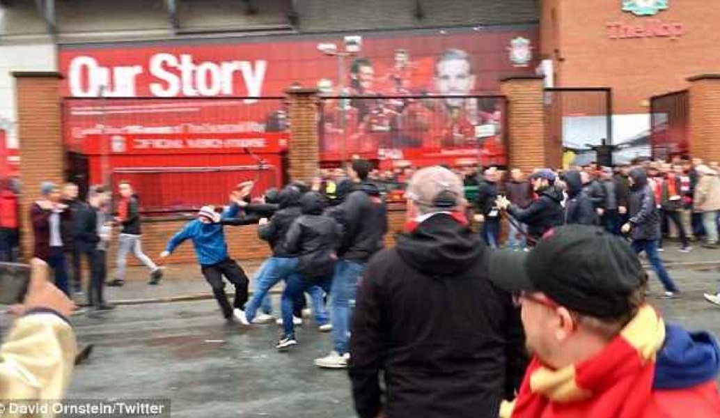 Σε κώμα ο φίλαθλος της Λίβερπουλ