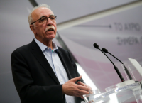 Μήνυμα Βίτσα: Δεν αποφασίζουν οι δήμαρχοι για τα κέντρα υποδοχής προσφύγων