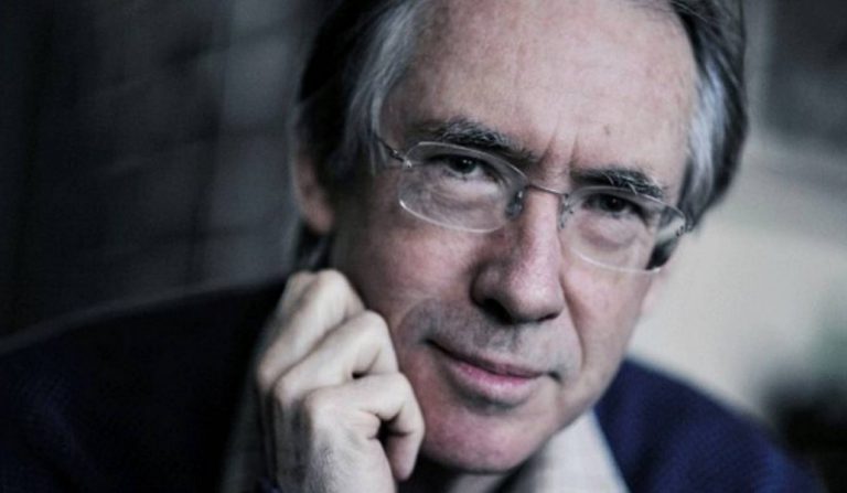 Ίαν Μακ Γιούαν: ”Το γράψιμο είναι η τέχνη της ανακάλυψης”