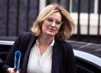 Βρετανία: Παραιτήθηκε η υπουργός Εσωτερικών Άμπερ Ραντ
