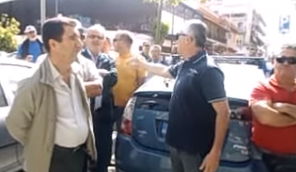 Χαλκίδα: Ένταση με βουλευτή του ΣΥΡΙΖΑ – ”Φύγε, ψήφισες για να μην κάνουμε απεργίες” (vid)