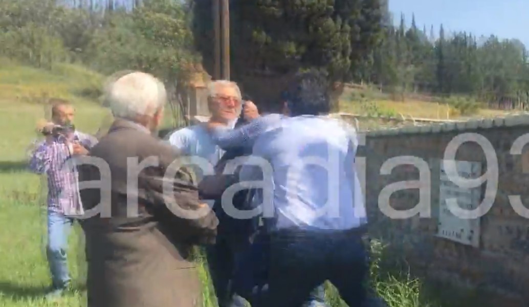 Τρίπολη – Πρωτομαγιά: Πιάστηκαν στα χέρια με εκπροσώπους του ΣΥΡΙΖΑ (vid)