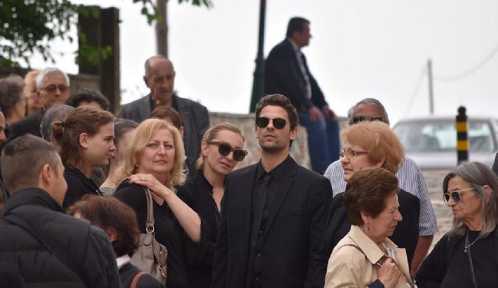 Ο Αποστόλης Τότσικας αποχαιρέτισε τον πατέρα του (pics)