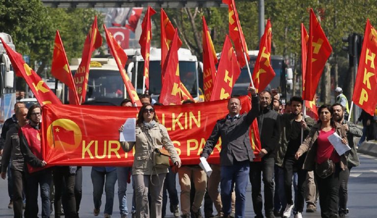 Πρωτομαγιά: Δεκάδες συλλήψεις διαδηλωτών στην πλατεία Ταξίμ (vid)