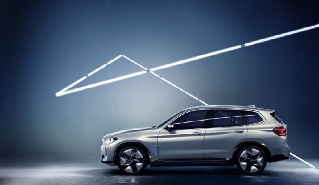 BMW Concept iX3: Στην πρίζα και το δημοφιλές SUV