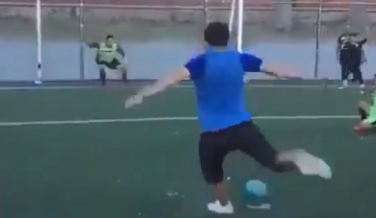 Αυτή είναι η πιο “τρελή” εκτέλεση πέναλτι που έχουμε δει (vid)