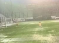 Φίλοι του Παναθηναϊκού έκαναν… βουτιές στο πλημμυρισμένο γήπεδο της Λεωφόρου! (vid)