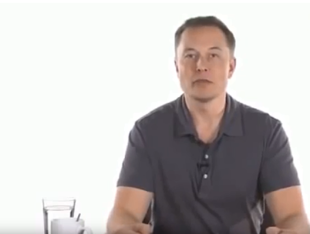Ο μίστερ “Tesla” τώρα θα πουλά και καραμέλες