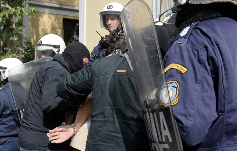 Γιγαντιαία επιχείρηση της Αντιτρομοκρατικής – Συνέλαβαν άτομα που χρηματοδοτούσαν τρομοκράτες
