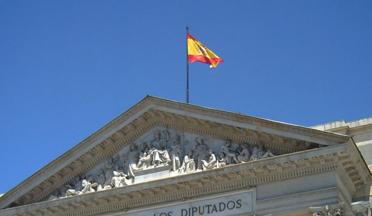 Ισπανία: Το κυβερνών Λαϊκό Κόμμα διατηρεί μικρό προβάδισμα στην πρόθεση ψήφου
