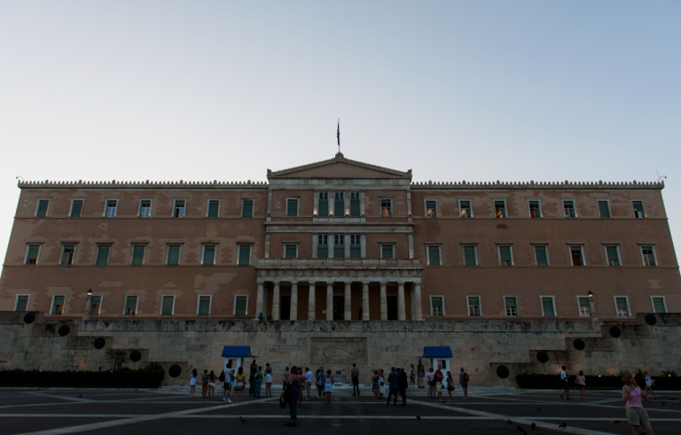 Βουλευτής του ΣΥΡΙΖΑ υπέρ του γάμου και της υιοθεσίας από ομόφυλα ζευγάρια