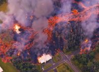 Τρομακτικές εικόνες από την Χαβάη: ”Ξερνάει” λάβα το ηφαίστειο (vids)