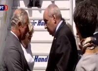 H ποδοσφαιρική… “κόντρα” Κουίκ – Καρόλου – Η αποστομωτική ατάκα του πρίγκιπα (vid)