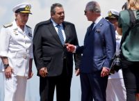 Στον Πειραιά ο πρίγκιπας Κάρολος – Επισκέφθηκε βρετανικά πλοία (pics)