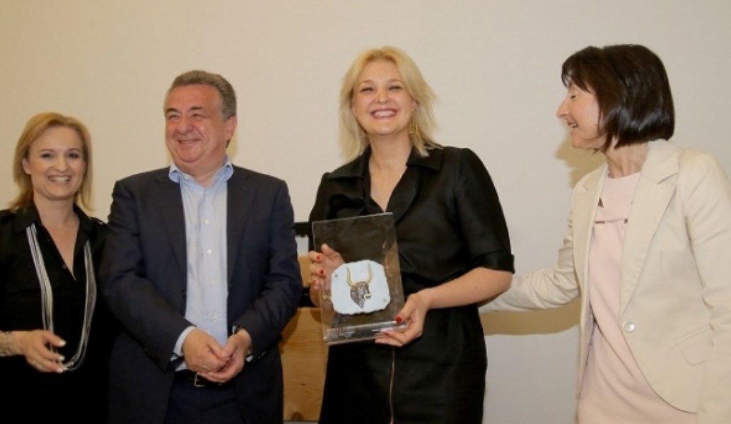 Βραβείο στη Σοφία Κοκοσαλάκη για την έμπνευσή της από τους Μινωίτες