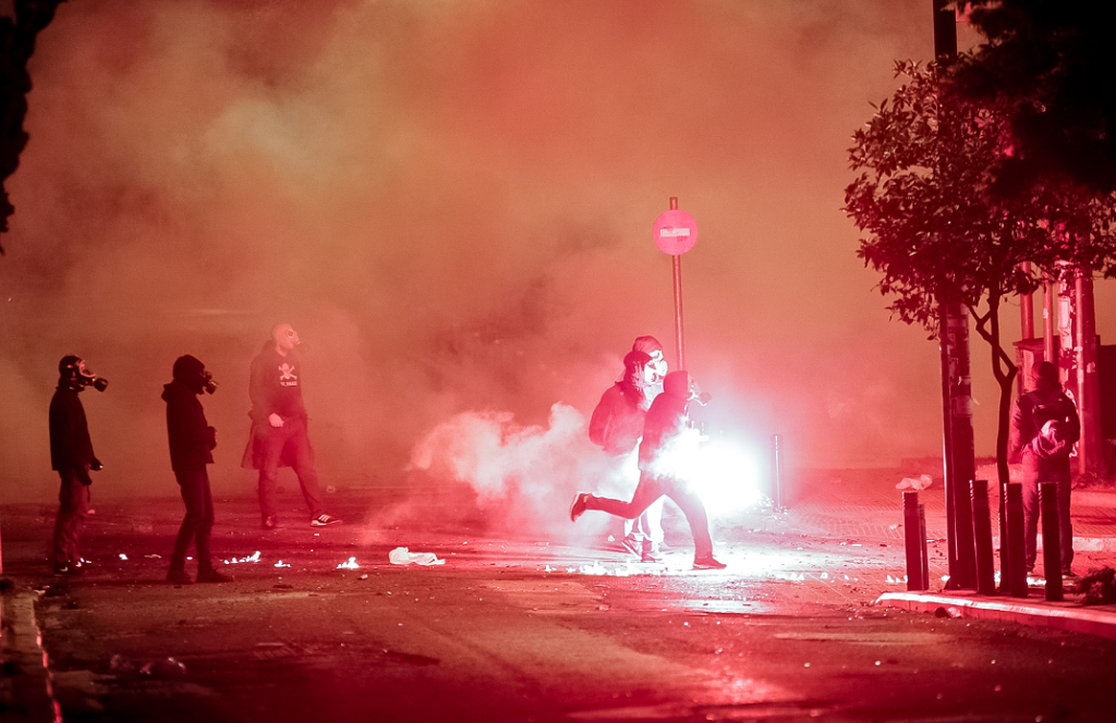 Βίντεο ντοκουμέντο από την επίθεση με μολότοφ στο σπίτι του Φλαμπουράρη