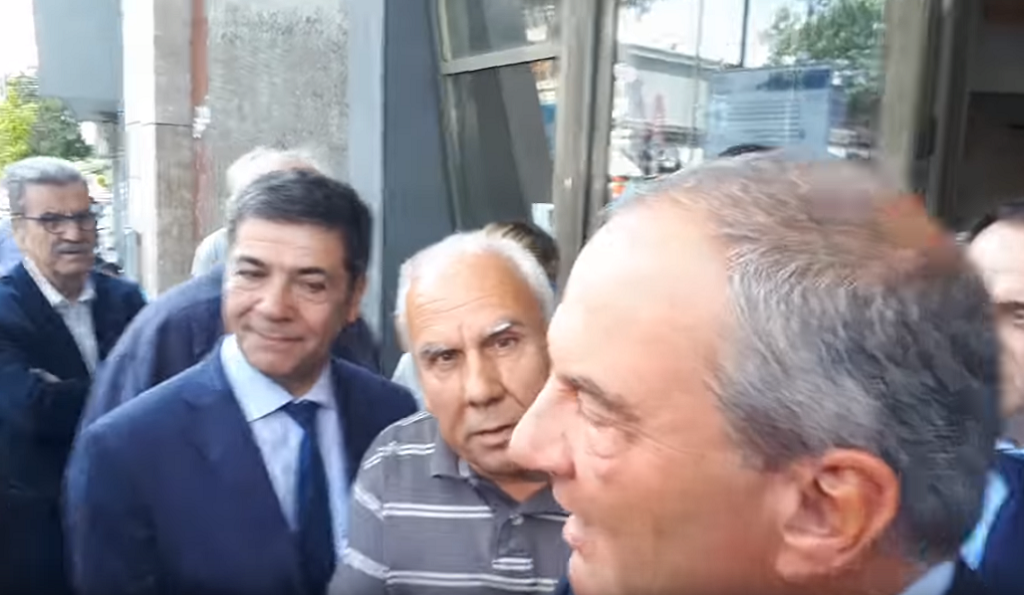 Το απρόοπτο του Κώστα Καραμανλή με έναν συνταξιούχο (vid)
