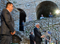 “Έσφαξε με το γάντι” ο Παυλόπουλος τα Σκόπια για το προσφυγικό