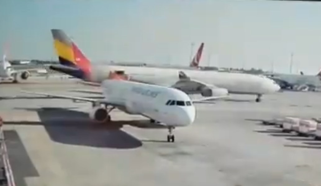 Απίστευτο! Αεροσκάφη συγκρούστηκαν στο αεροδρόμιο της Κωνσταντινούπολης (vid)