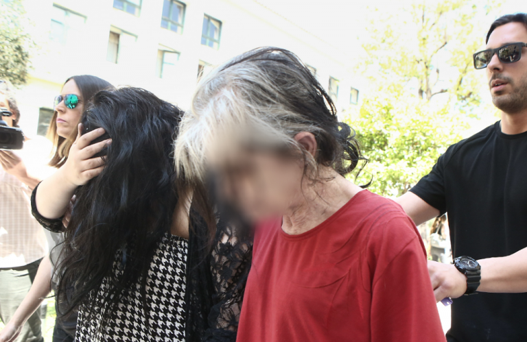 Πετρούπολη: Μάνα και κόρη διαψεύδονται μεταξύ τους – Οι ανατριχιαστικές λεπτομέρειες