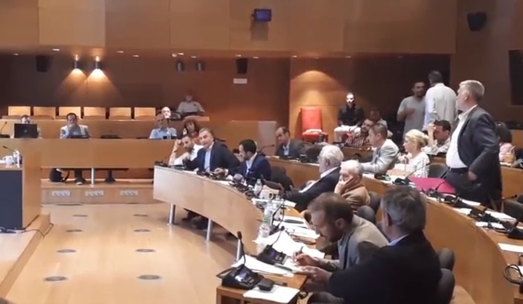 Θεσσαλονίκη: Ένταση και αποχωρήσεις στο δημοτικό συμβούλιο (vid)