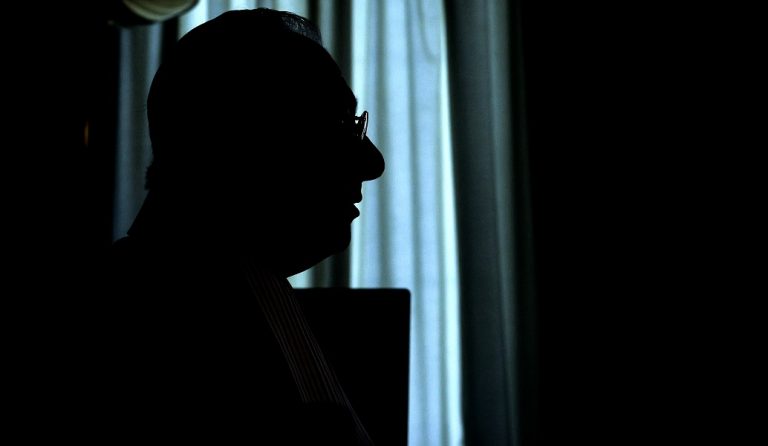 Παραίτηση Σακελλαρίου: Μία απόφαση που έφερε “τσουνάμι” αντιδράσεων