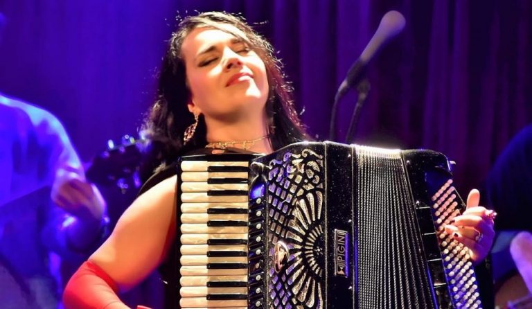 Ζωή Τηγανούρια αποκλειστικά στο stage.pagenews.gr