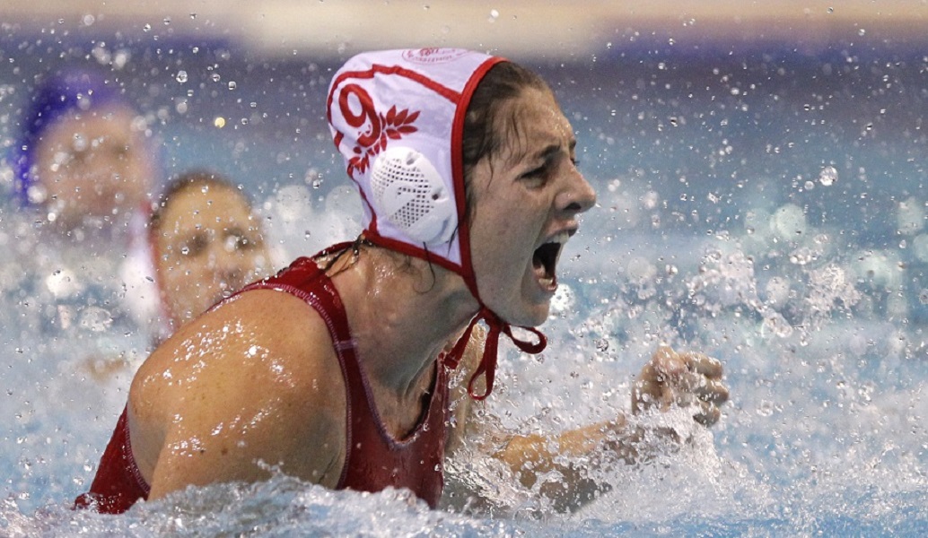 Η Τζούλια Έμολο αποχαιρετά τον Ολυμπιακό (pic)