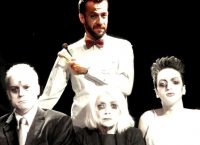“Το κοράκι” του Βασίλη Αναστασίου στο Θέατρο Μπέλλος