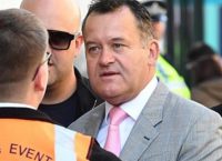 Πριγκιπικός γάμος: Έδιωξαν τον μπάτλερ της Νταϊάνα (pic)