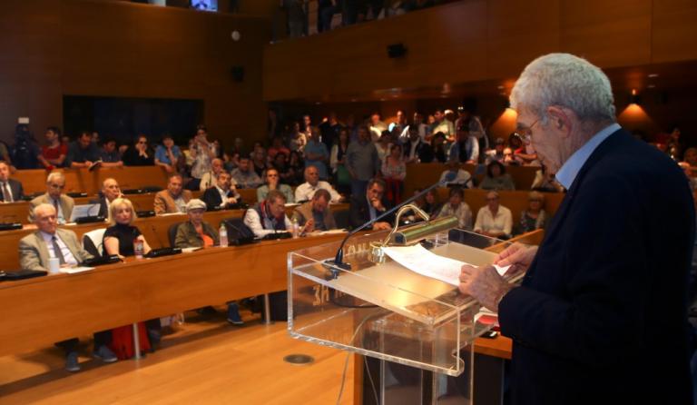 Μπουτάρης από το δημοτικό συμβούλιο – Μου επιτέθηκαν οργανωμένοι φασίστες (vid)