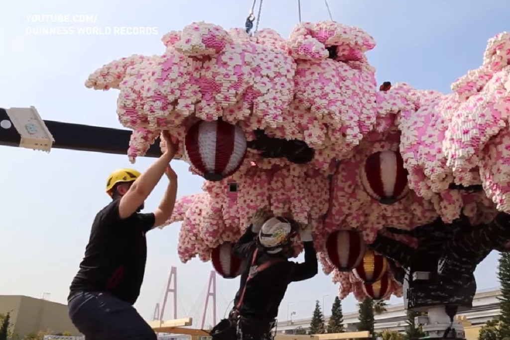 Η ανθισμένη κερασιά από Lego (vid)