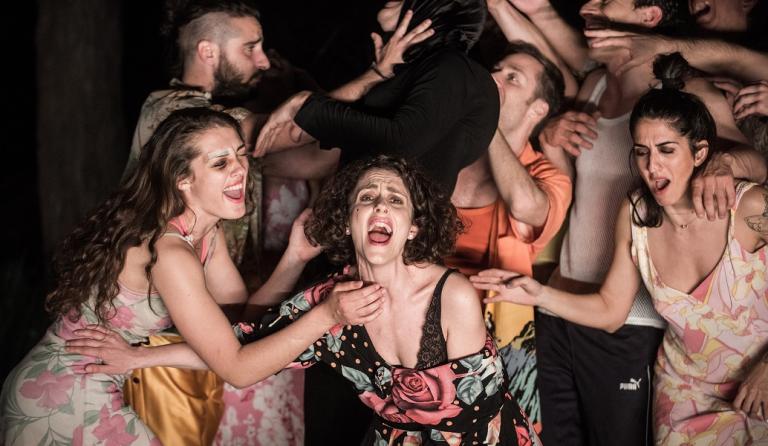 Η εξωστρέφεια της Στέγης