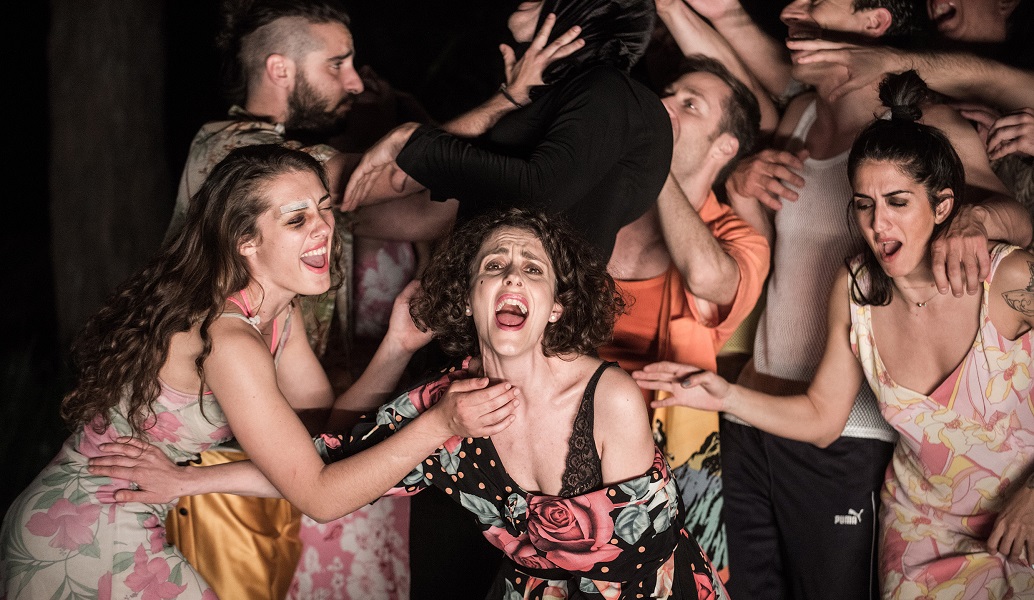 Η εξωστρέφεια της Στέγης