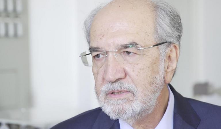 Ο καθηγητής σωματιδιακής φυσικής του CERN, Ευάγγελος Γαζής, στο «Κυνηγώντας το όνειρο» του COSMOTE HISTORY HD