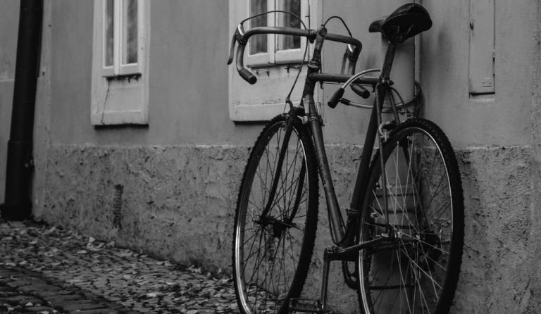 Κρήτη: Τον παρέσυρε καθώς έκανε ποδήλατο και τον εγκατέλειψε