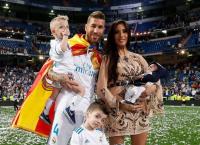 Η σύζυγος του Σέρχιο Ράμος εμφανίστηκε στον τελικό με στυλ… ελληνικό (pics)