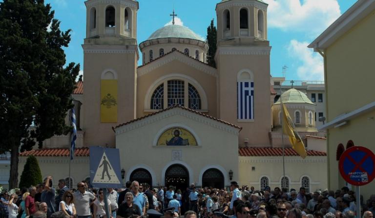 Κηδεία Χάρρυ Κλυνν: Πλήθος κόσμου για το τελευταίο αντίο (pics&vid)