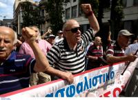 Διαμαρτυρία συνταξιούχων για τις νέες περικοπές στις συντάξεις (pics)