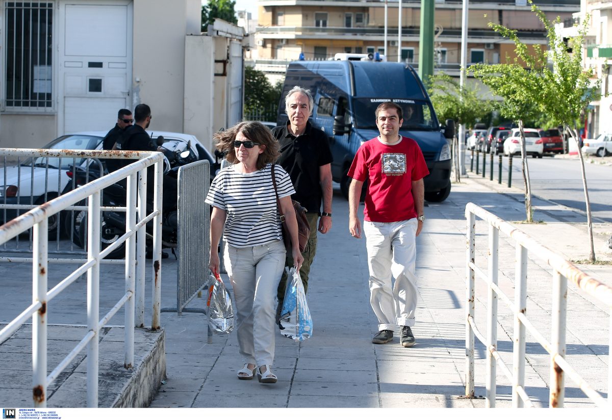 Δημήτρης Κουφοντίνας: Επέστρεψε στις φυλακές μετά τη νέα διήμερη άδεια (pics)