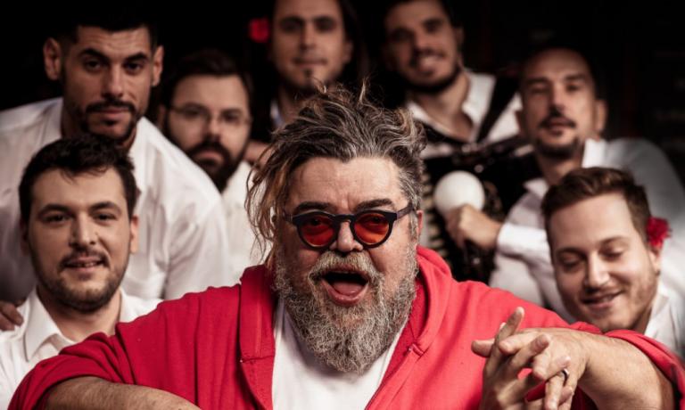 Σταμάτης Κραουνάκης – Σπείρα Σπείρα: Τα παιδιά της Σφίγγας στα Σπάτα (pic)