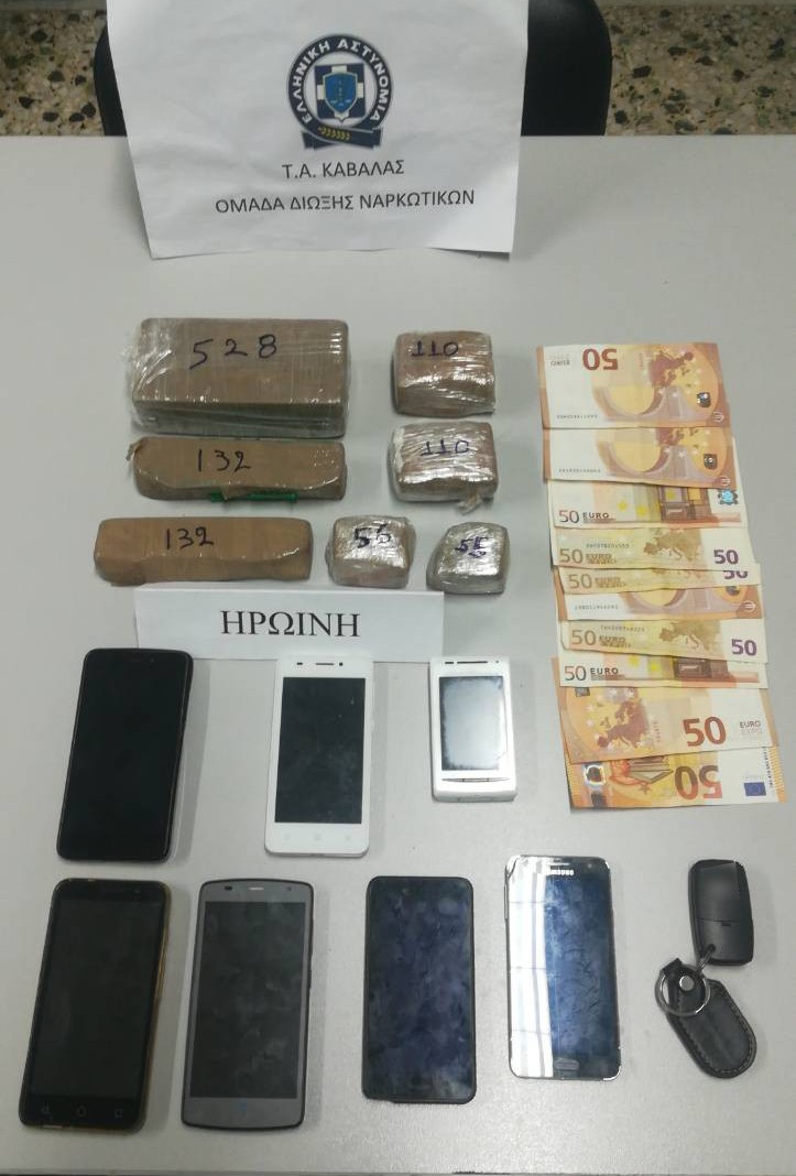Έφερναν ναρκωτικά από τη Βουλγαρία – Τα έκρυβαν σε πινακίδες στην Εγνατία