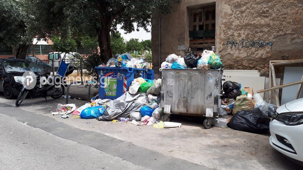 Λόφοι τα σκουπίδια στην Αττική – Πότε θα αποκατασταθεί το πρόβλημα (pics)